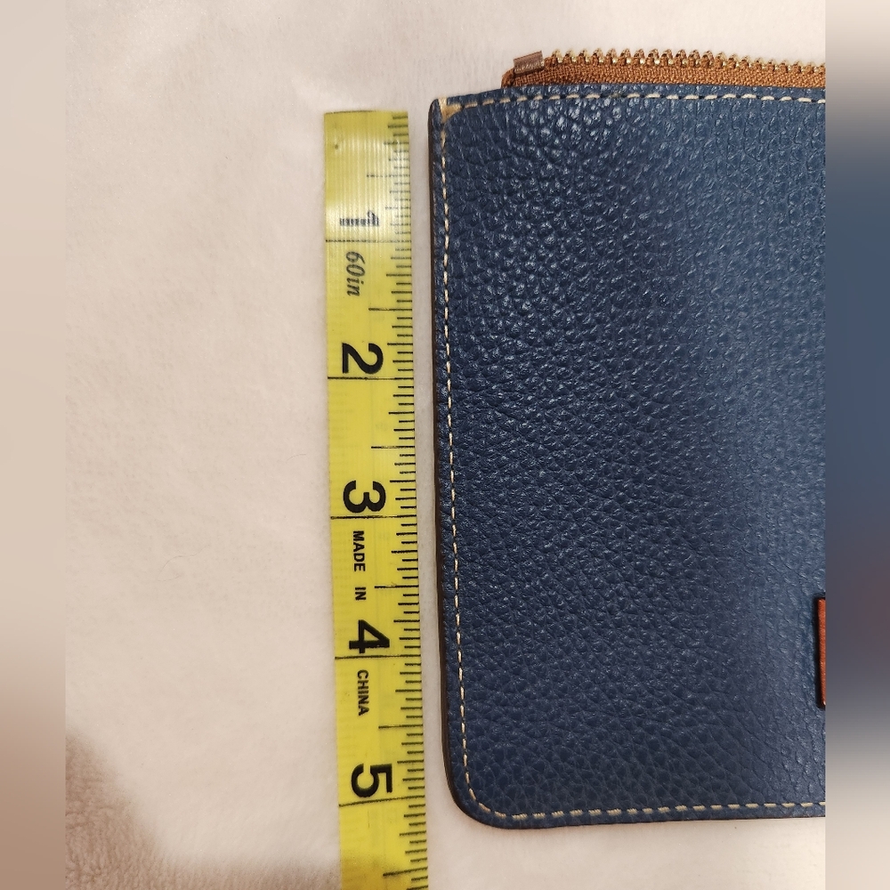 Dooney & Bourke Medium Flat Leather Wristlet - Picture 9 of 9